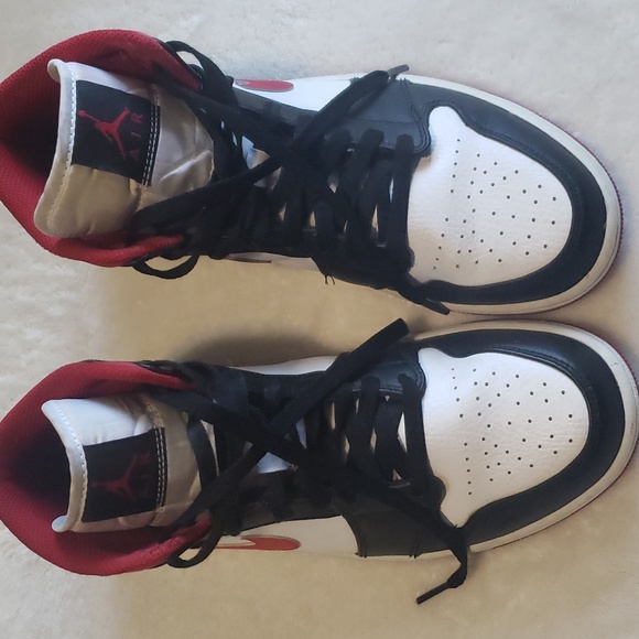 Nike Air Jordans 1 - Picture 4 of 10